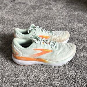 Brooks Ghost 16